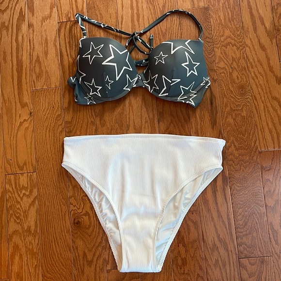 Mae Bikini Large‎ - Picture 2 of 13